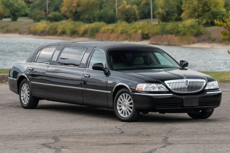 lincoln town car stretch